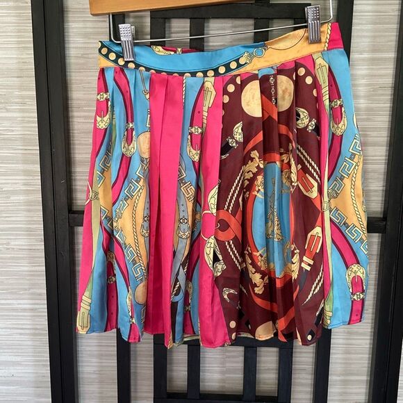Banjul colorful silky pleated mini skirt print chain print size M - Picture 1 of 7